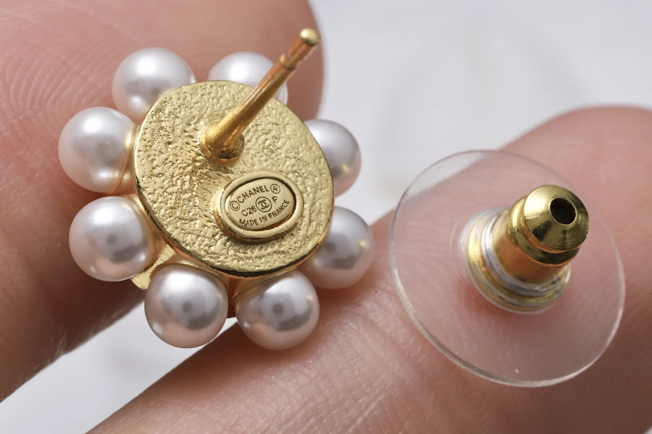 Vintage-Inspired Double C Pearl Stud Earrings D13517067 — view 7
