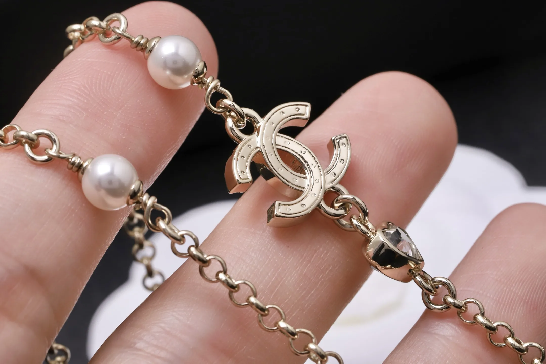 Heart and Faux Pearl CC Long Necklace D15017310 — view 5