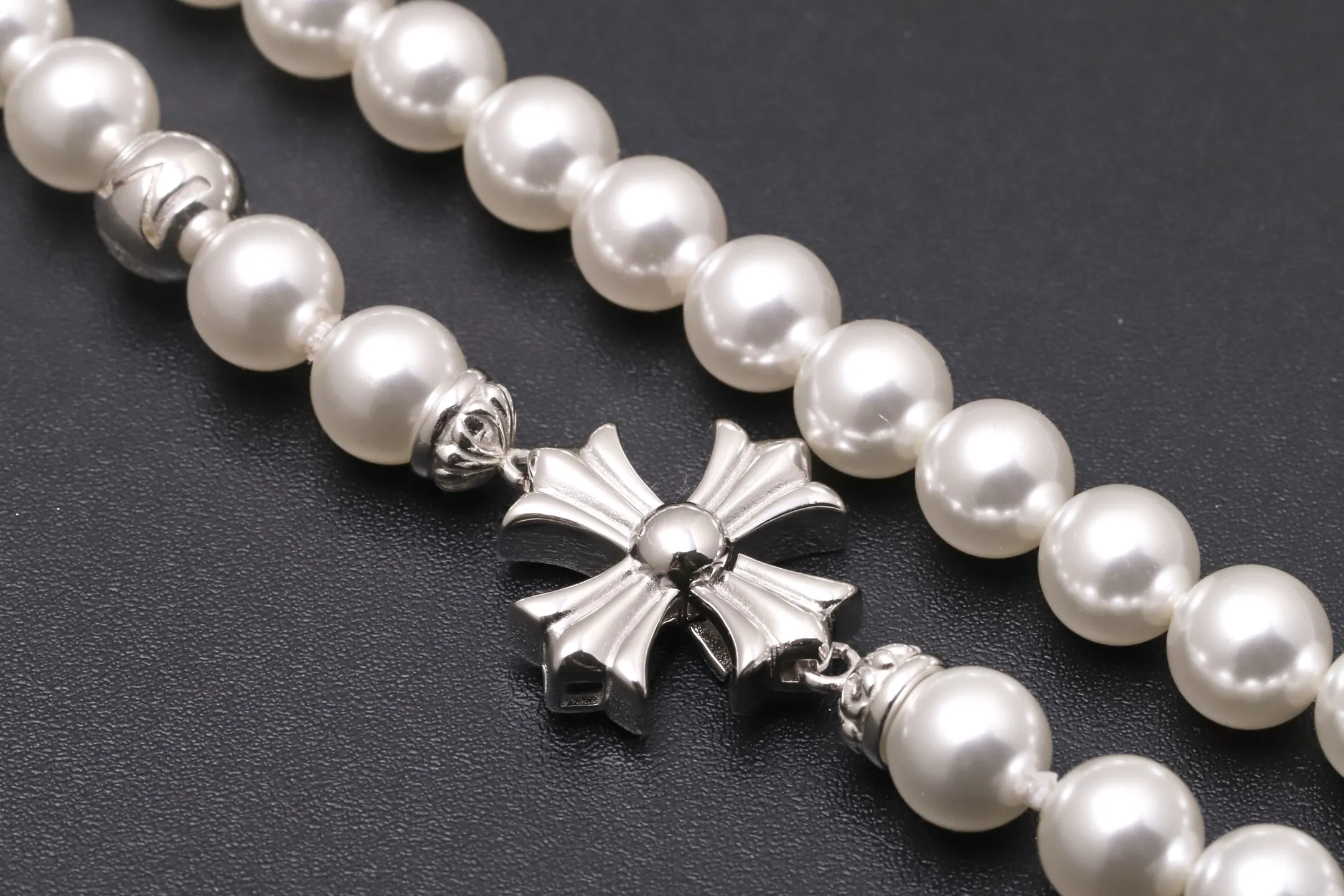 Chrome Hearts x Mikimoto Pearl Cross Necklace (Sterling Silver) D31517335 — view 2