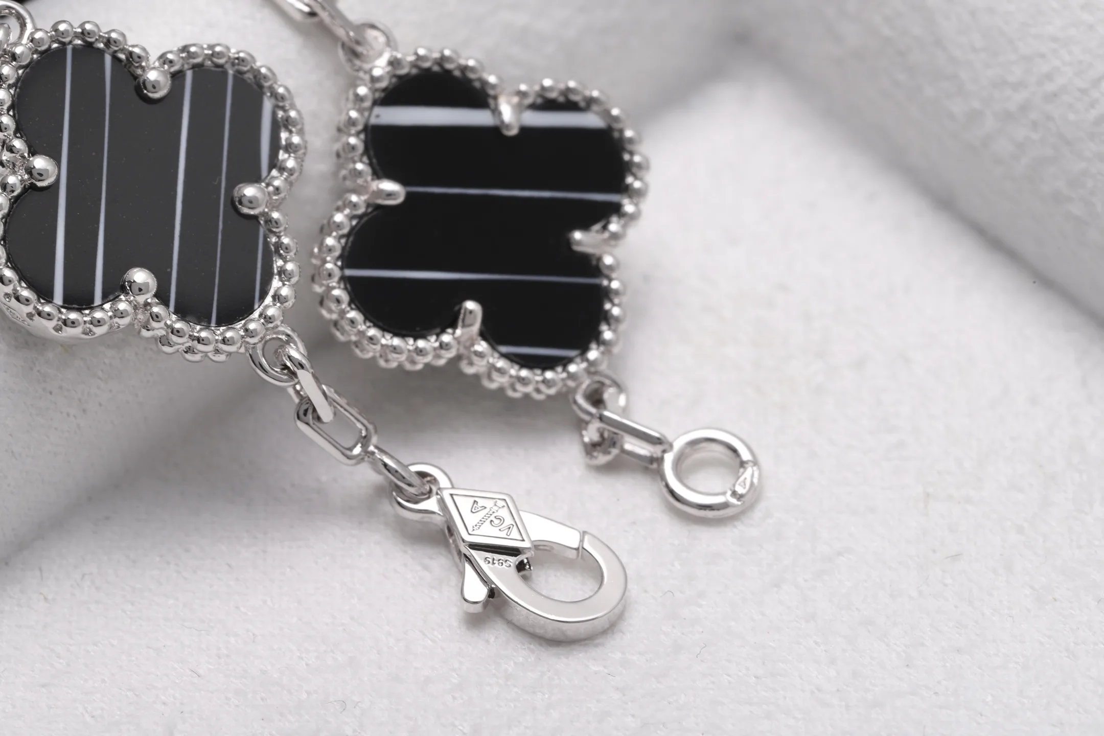 Vintage Alhambra 5-Motif Bracelet (Sterling Silver) D49016588 — view 5
