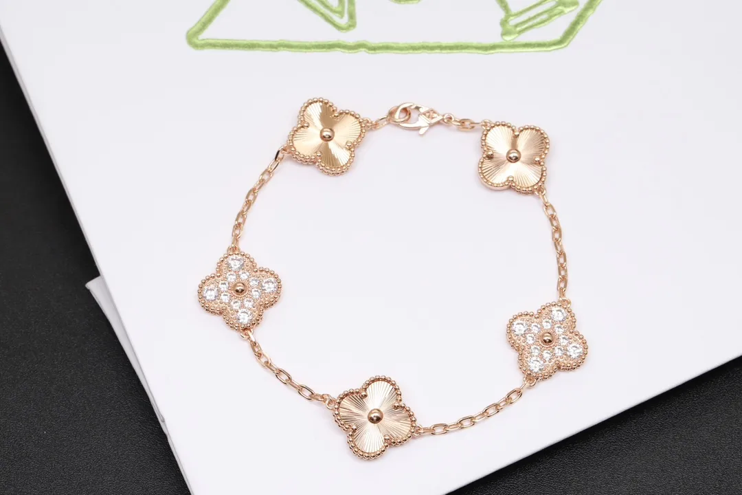 Alhambra 5-Motif Guilloché and Diamond Bracelet (Sterling Silver) D51016635 — view 4