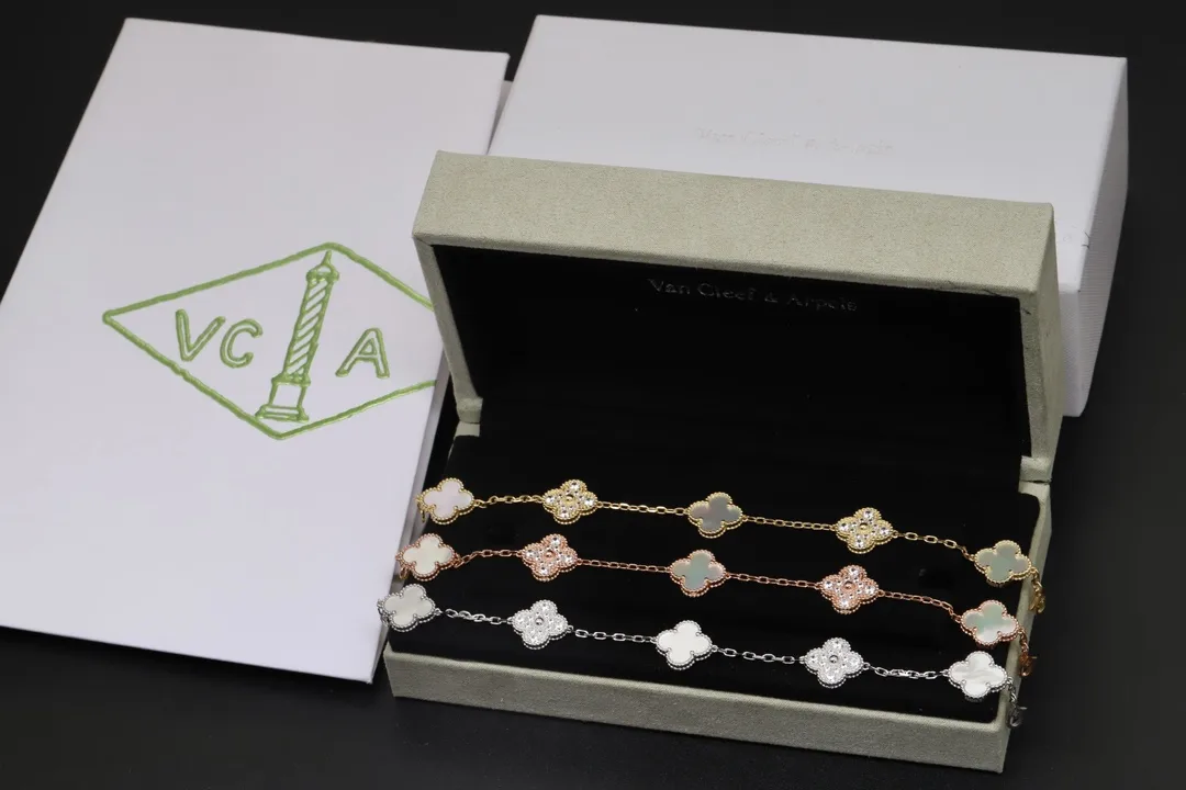 Alhambra 5-Motif Bracelet with Mother-of-Pearl and Crystals D51016943