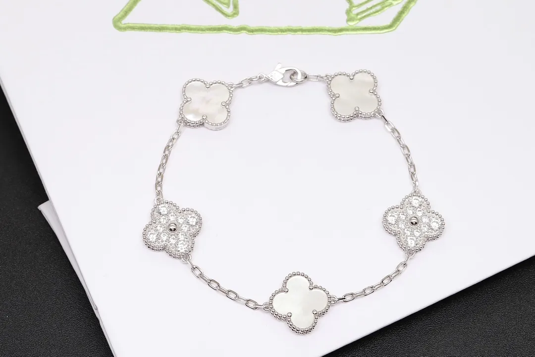 Alhambra 5-Motif Bracelet with Mother-of-Pearl and Crystals D51016943 — view 4