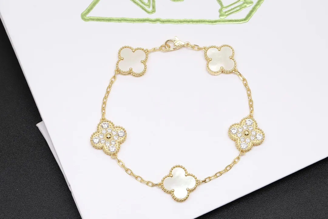 Alhambra 5-Motif Bracelet with Mother-of-Pearl and Crystals D51016943 — view 6