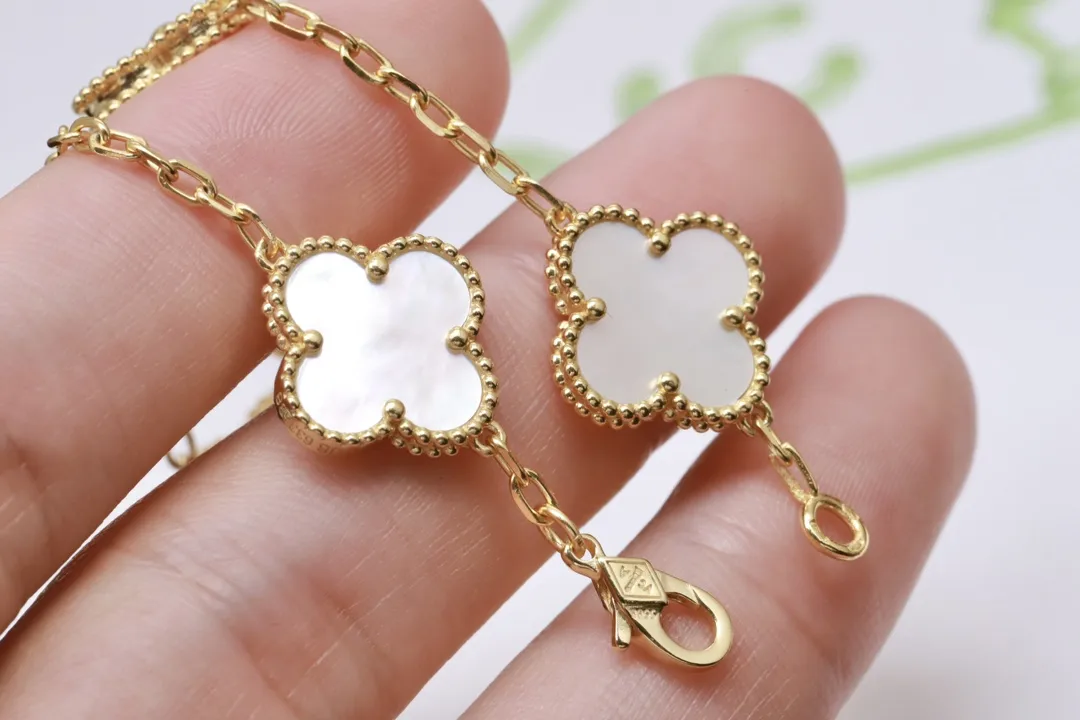 Alhambra 5-Motif Bracelet with Mother-of-Pearl and Crystals D51016943 — view 7