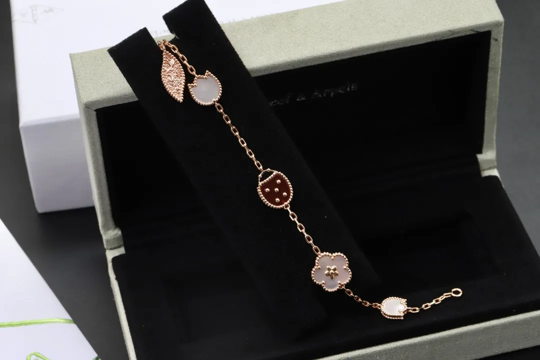 Lucky Spring 5-Motif Bracelet (18K Gold-Plated Silver) D52016633 — view 7
