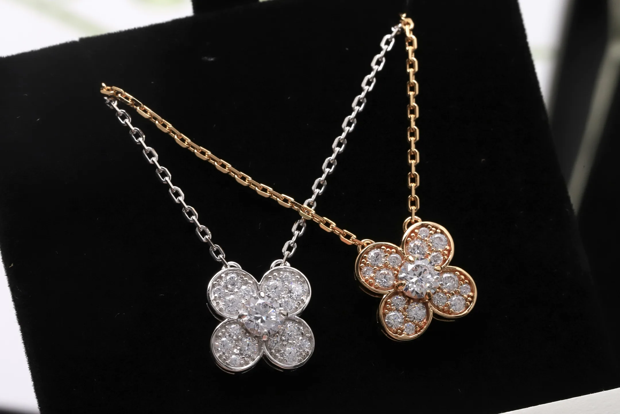 Vintage Alhambra Diamond Pavé Necklace (Sterling Silver) D18017336 — view 2