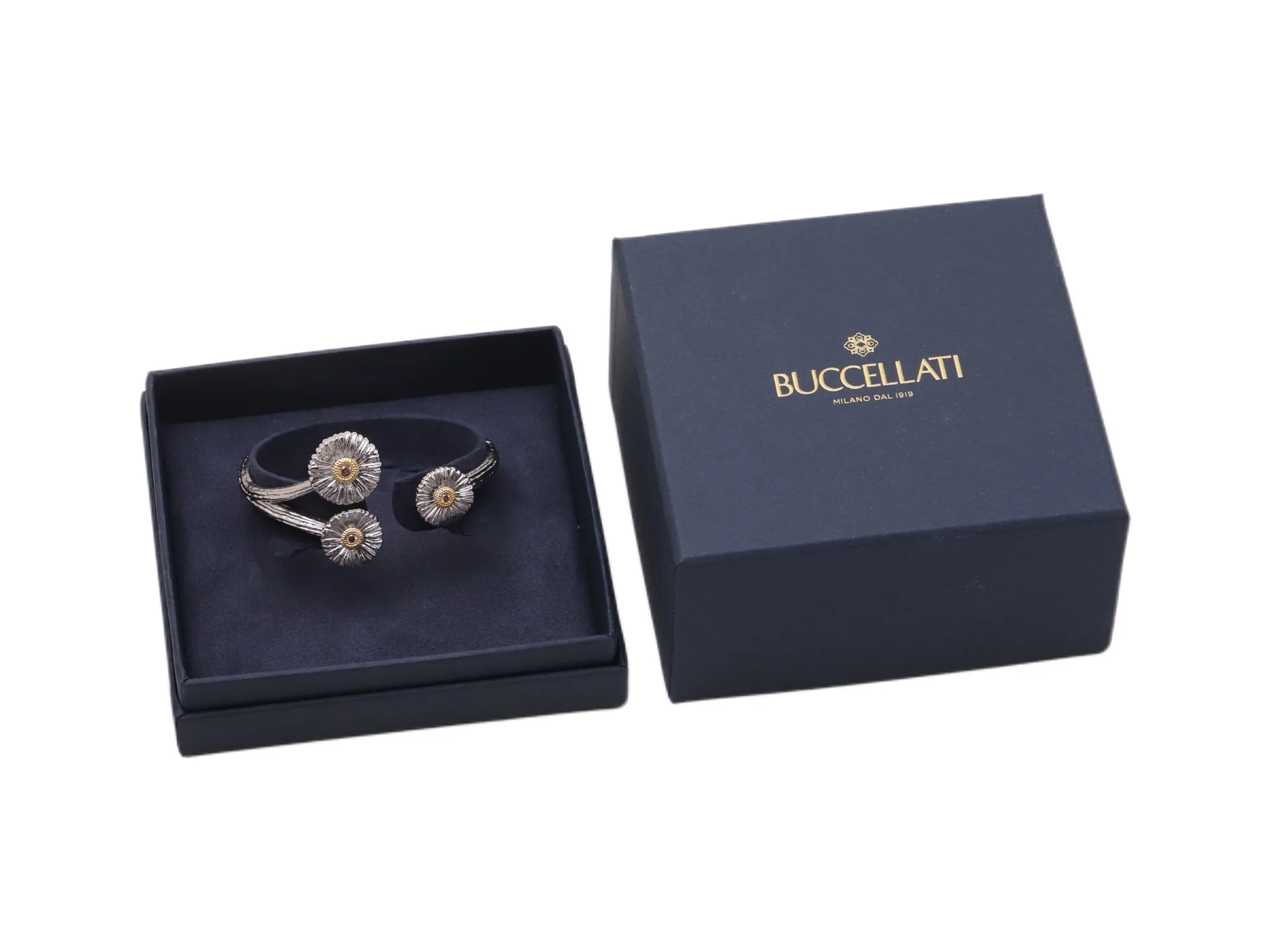 Blossoms Daisy Three-Flower Cuff Bracelet D200016720