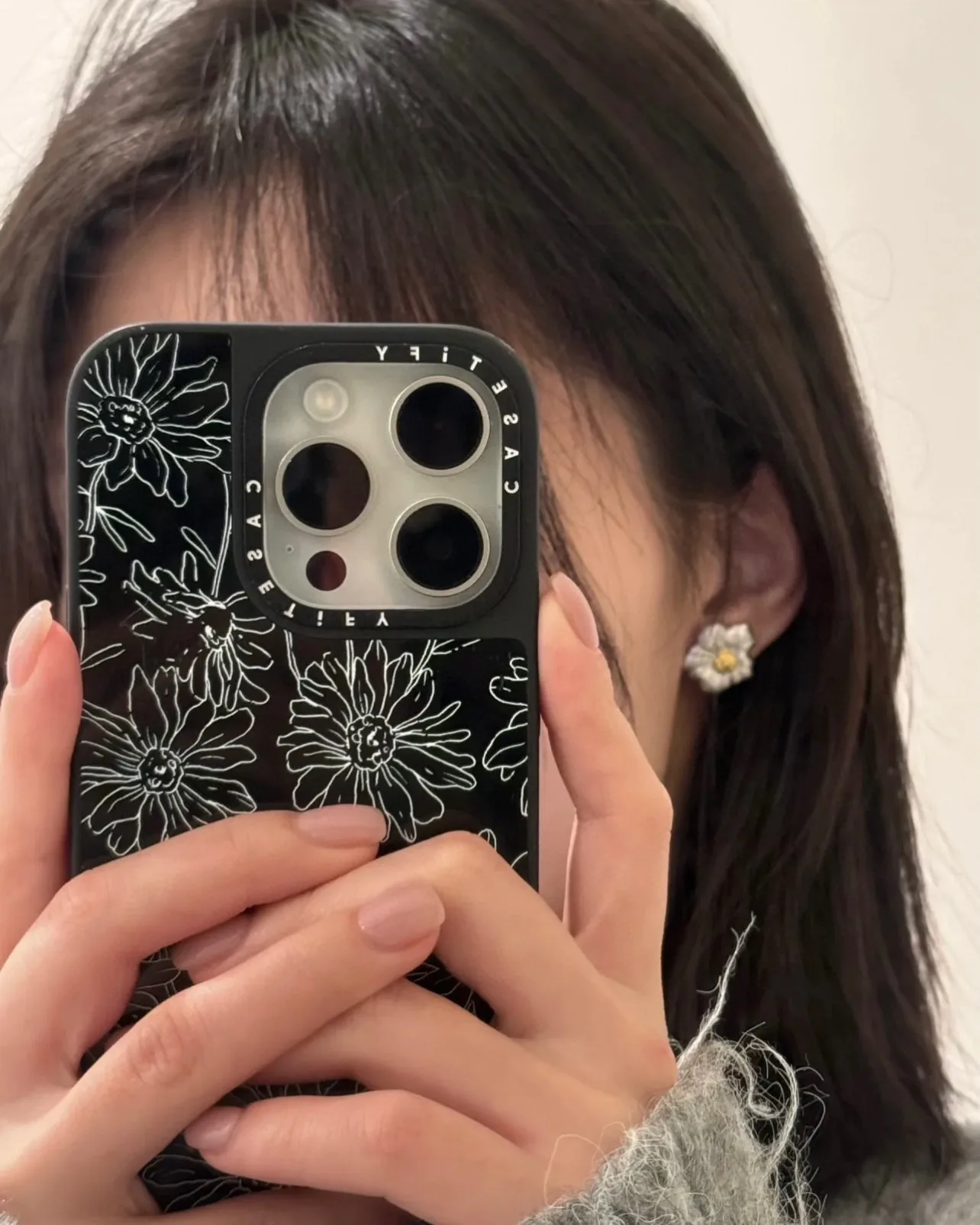 Gardenia Flower Stud Earrings with Brown Diamonds D34016835 — view 8