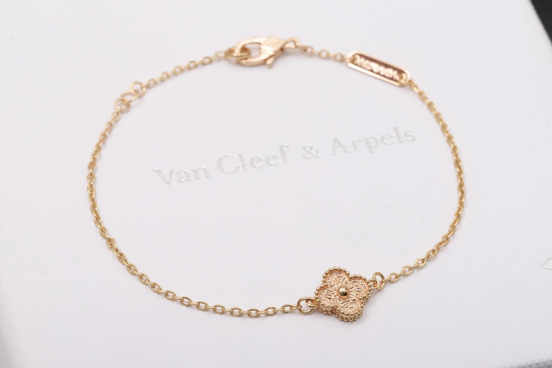 Vintage Alhambra Sweet Clover Bracelet (18K Gold-Plated Silver) D14516653 — view 3