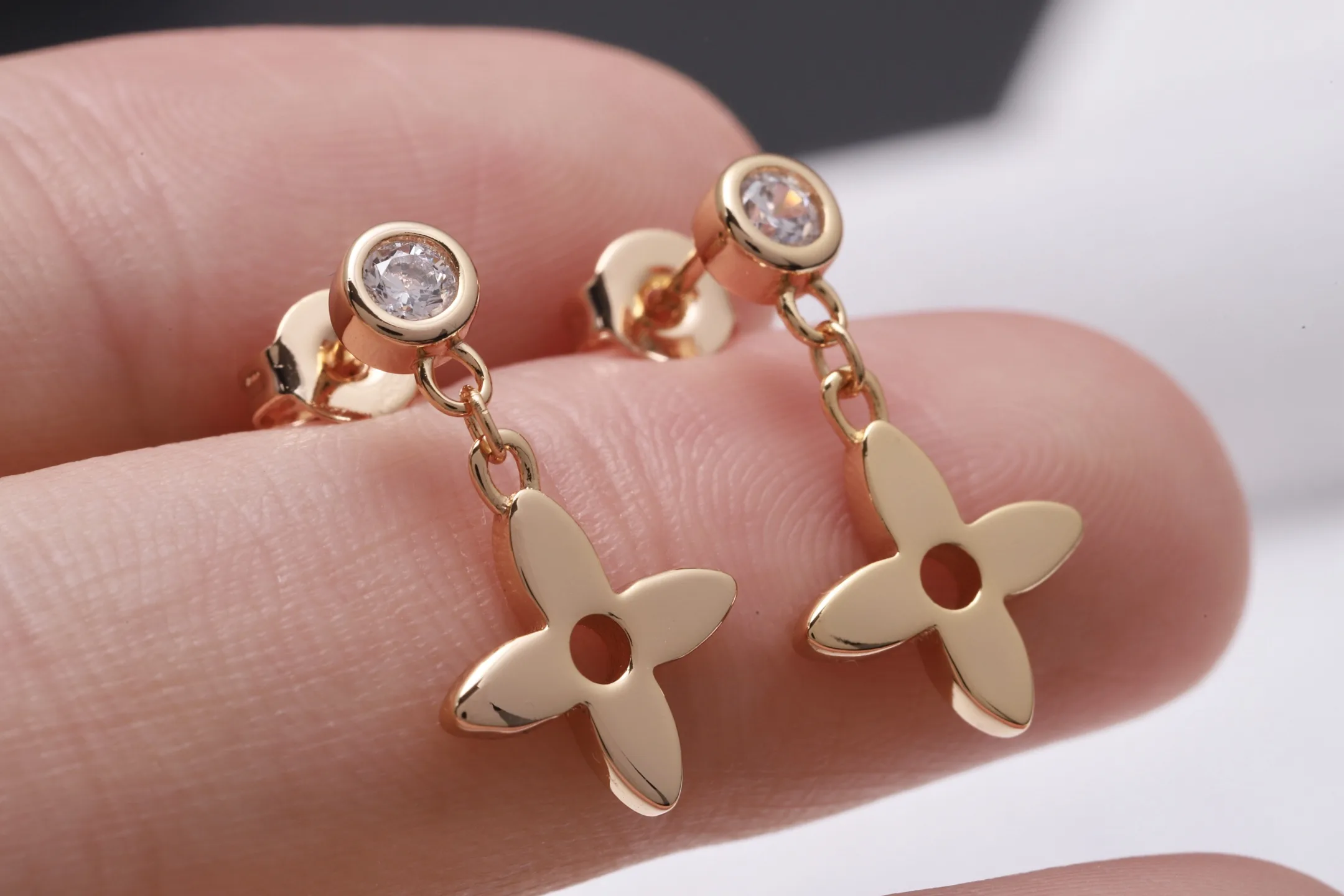 Clover Drop Earrings with Zirconia (Gold-Plated Brass) D10516808 — view 5