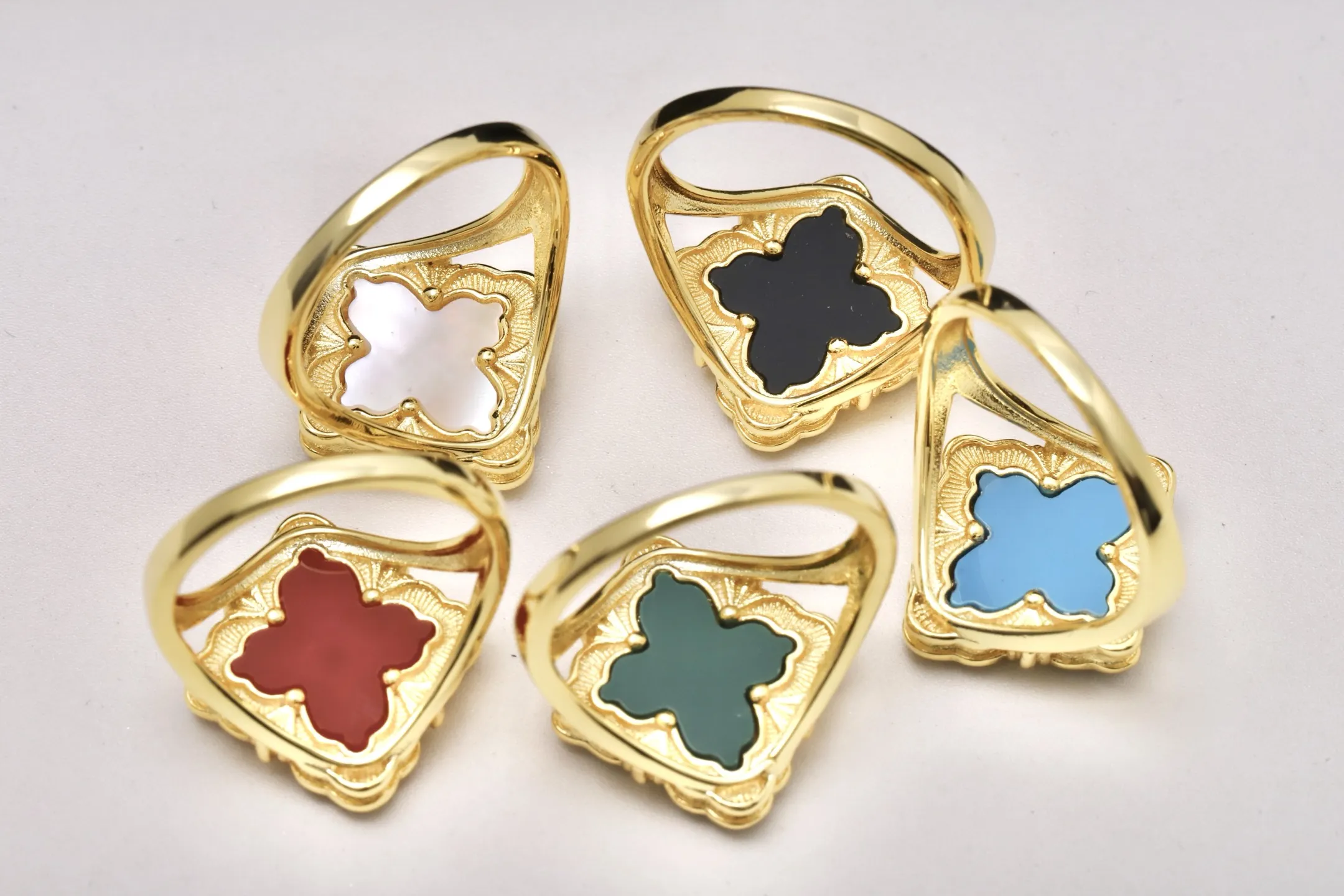 Opera Tulle Carnelian Ring (Gold-Plated Brass) D12017520 — view 3
