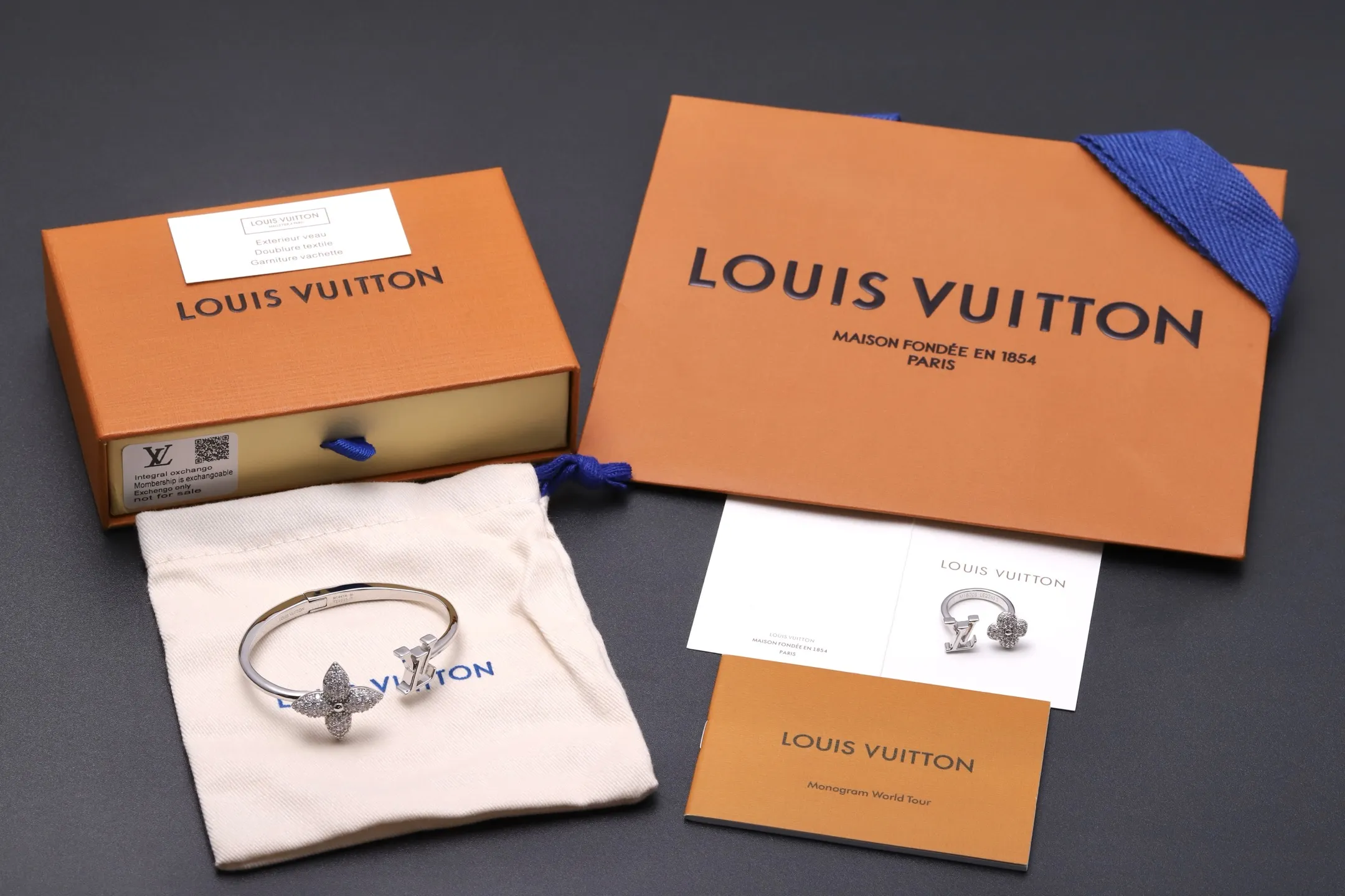 Monogram Flower Crystal Open Bangle D17017223 — view 2