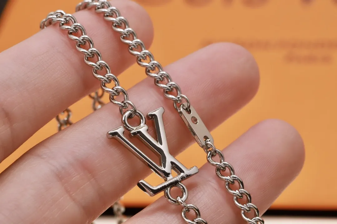 LV Icons Keepall Pendant Necklace D10017350 — view 6