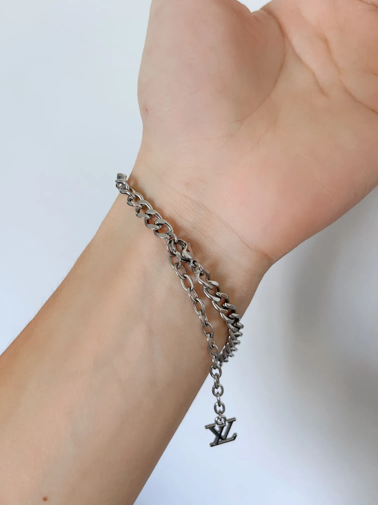 Monogram Row Chain Bracelet D10017460 — view 9