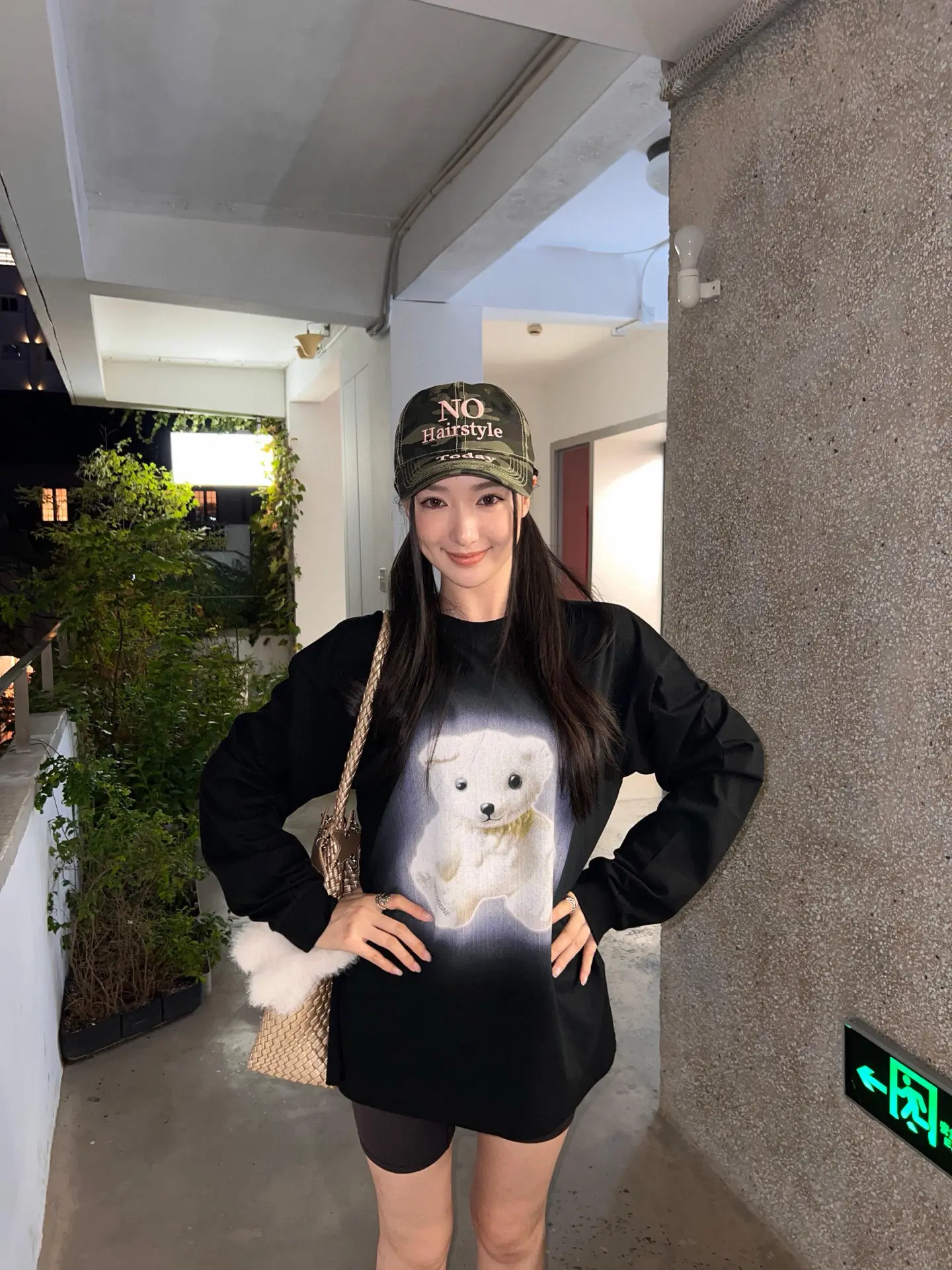 Teddy Bear Graphic Long-Sleeve T-Shirt D14011828 — view 3