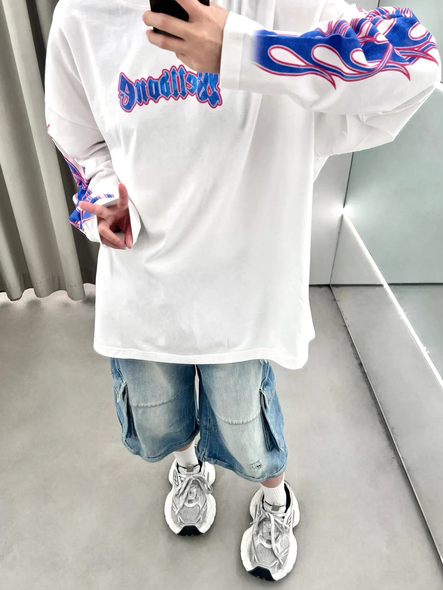 Flame Logo Long-Sleeve Cotton T-Shirt D14011826 — view 2