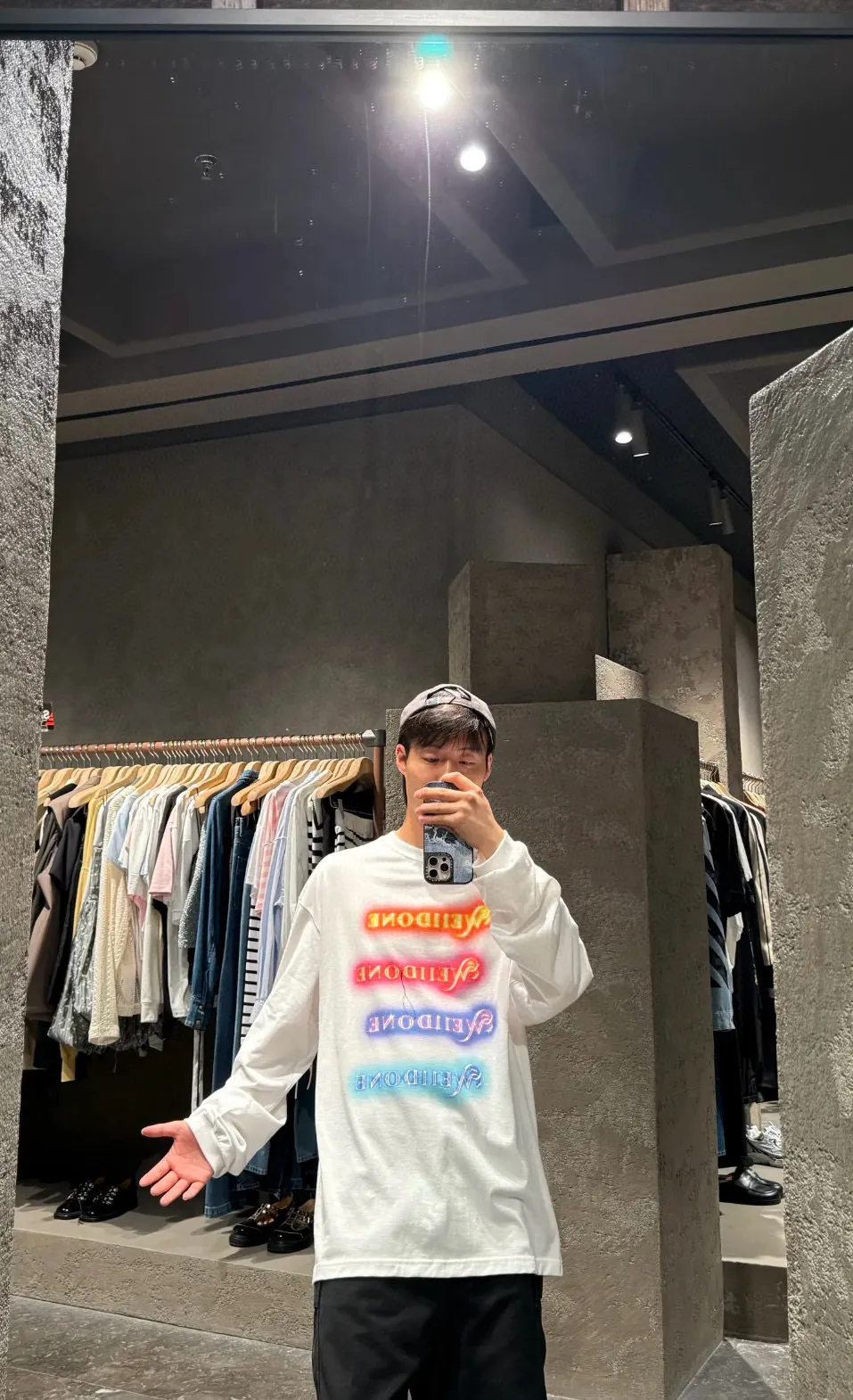 Neon Logo Long-Sleeve Cotton T-Shirt D14011824 — view 2