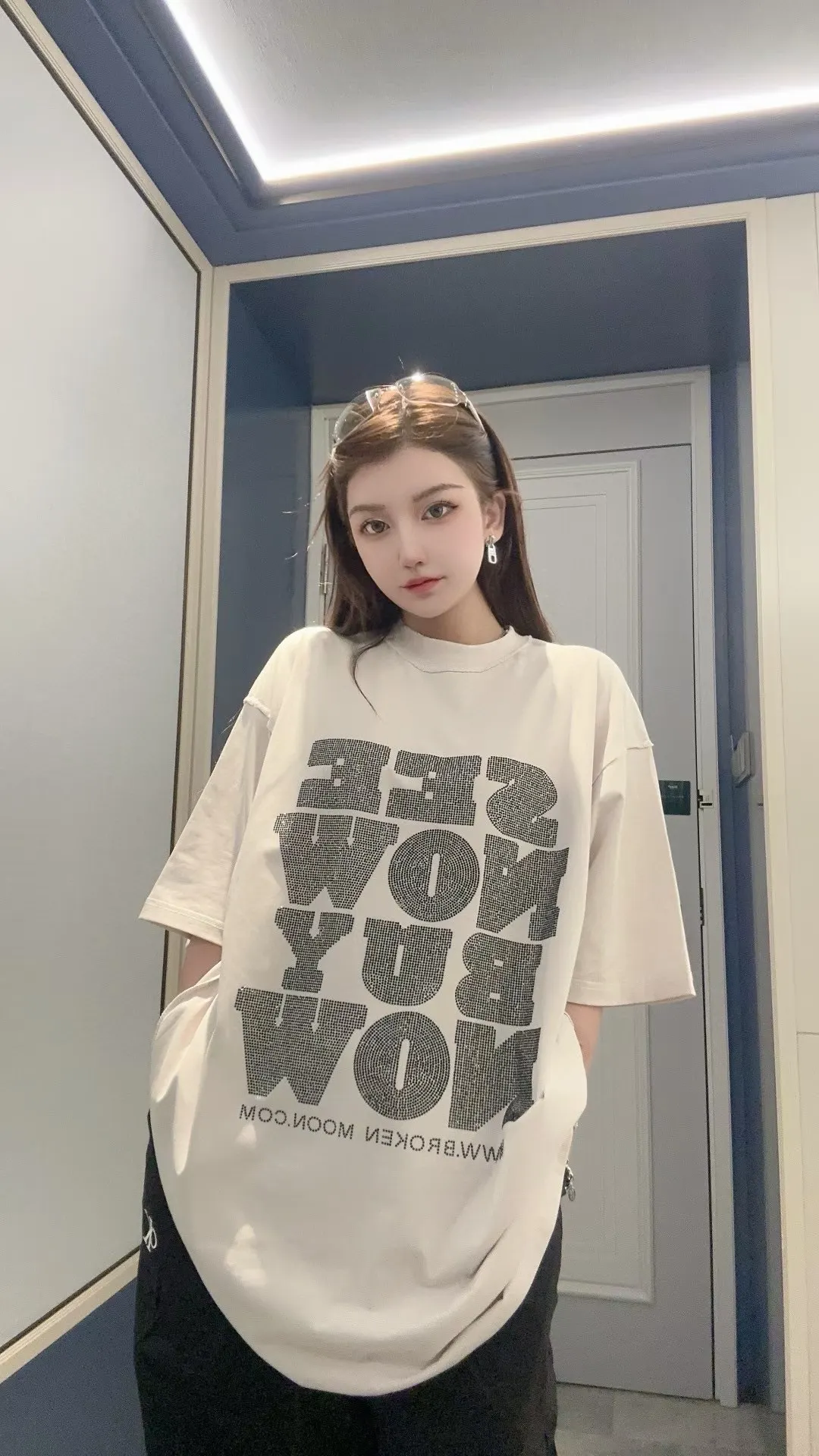 Rhinestone Graphic Oversized T-Shirt D14011821 — view 2