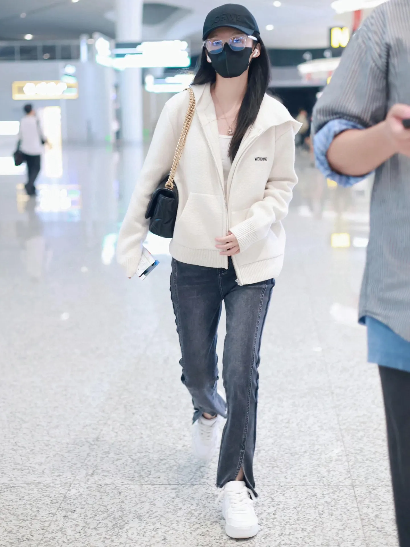 Logo Embroidered Zip-Up Knit Hoodie D19011851 — view 3