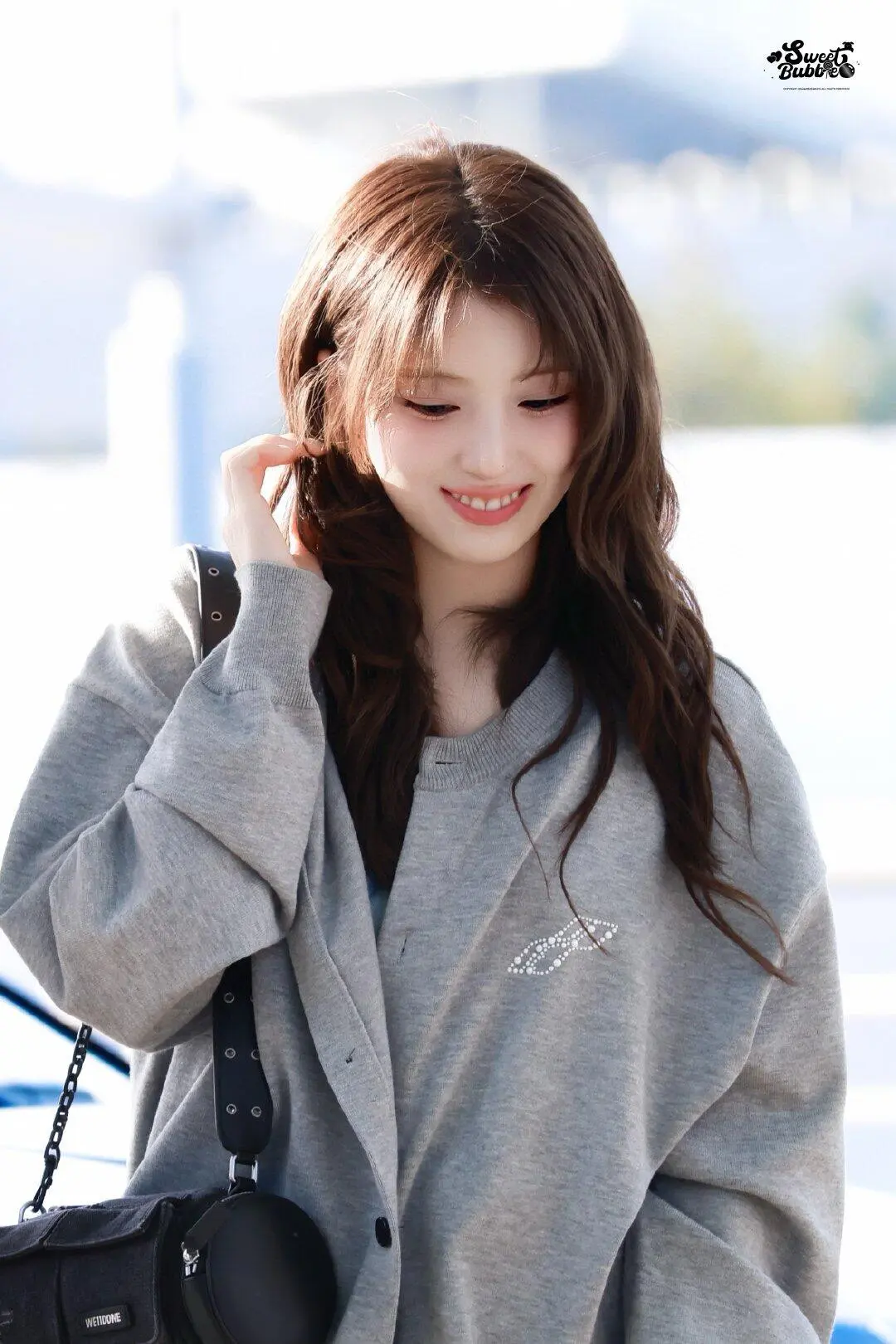 Embellished Logo Knit Cardigan D19011852