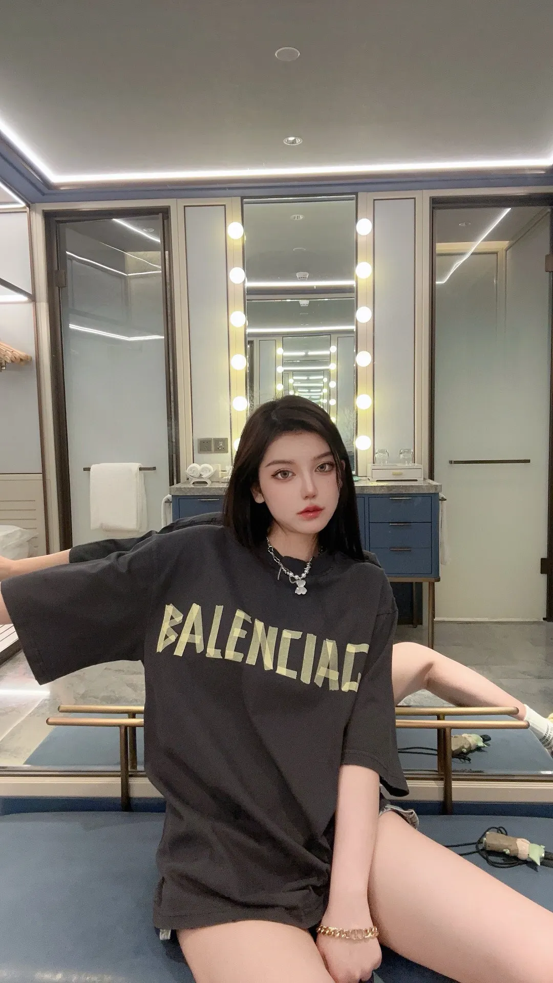 Tape Logo Oversized Cotton T-Shirt D14011844 — view 3