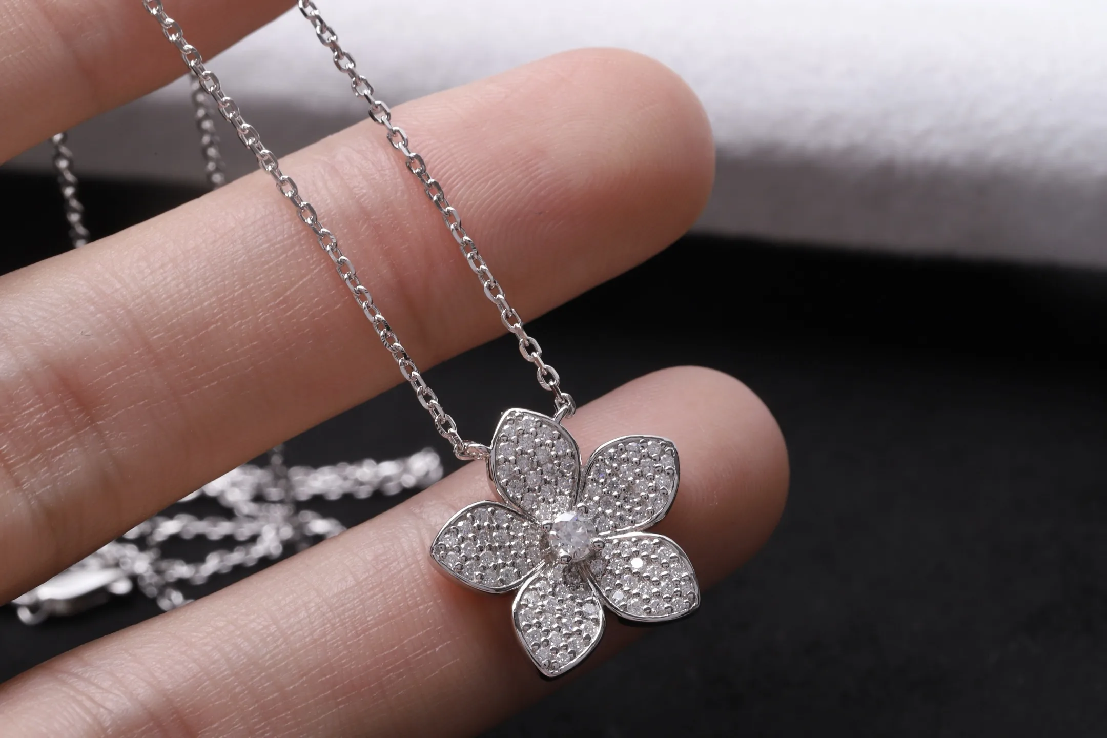 Moissanite Pave Clover Pendant Necklace (Sterling Silver) D36016911 — view 4