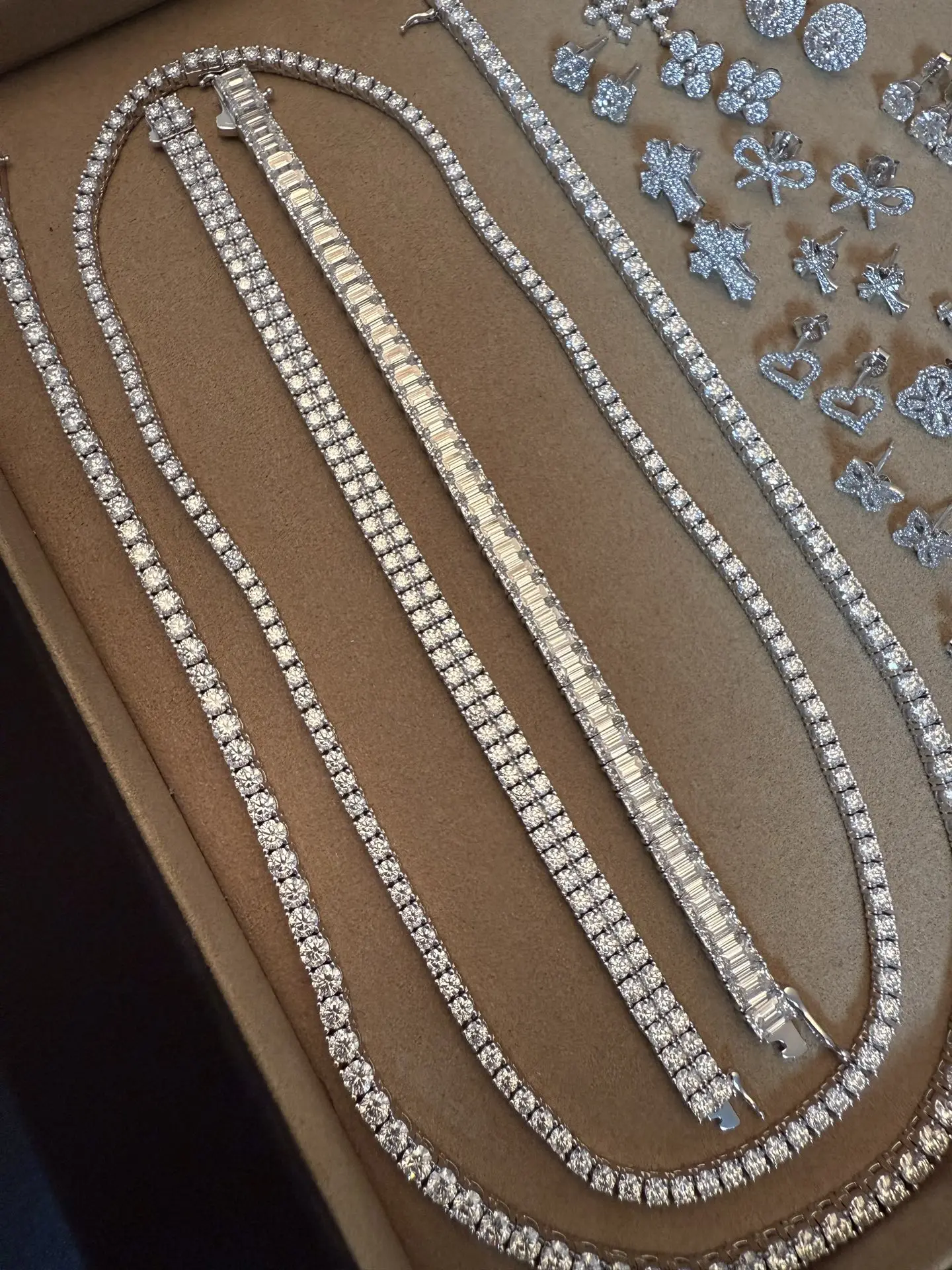 Emerald-Cut Moissanite Tennis Bracelet (Sterling Silver) D228016611 — view 7