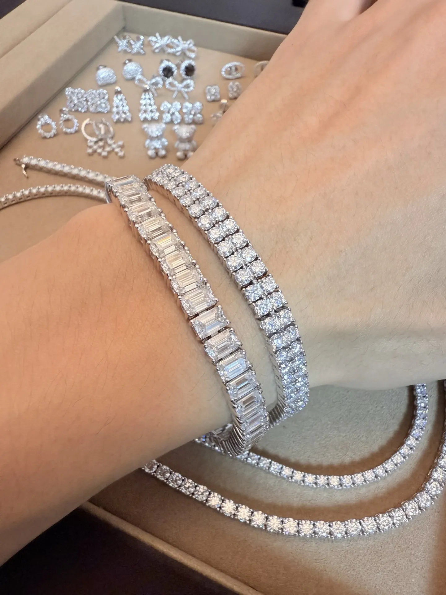 Emerald-Cut Moissanite Tennis Bracelet (Sterling Silver) D228016611 — view 10