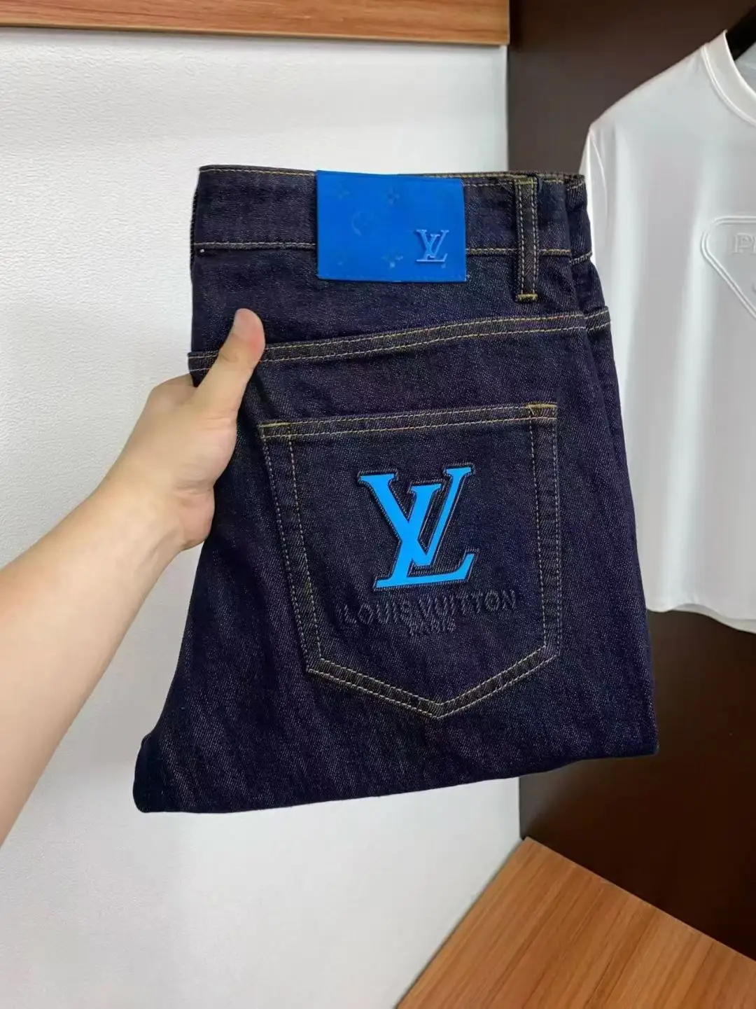 Logo Embroidered Slim-Fit Straight-Leg Jeans D17523884