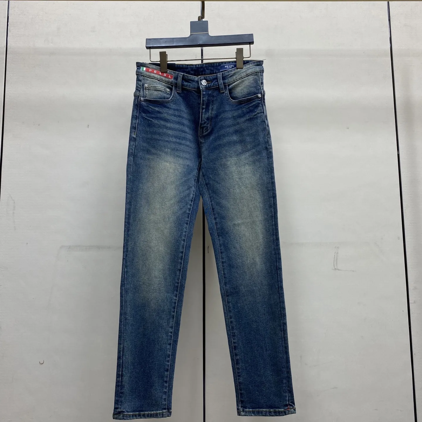 Slim-Fit Straight-Leg Washed Denim Jeans D17523889 — view 4