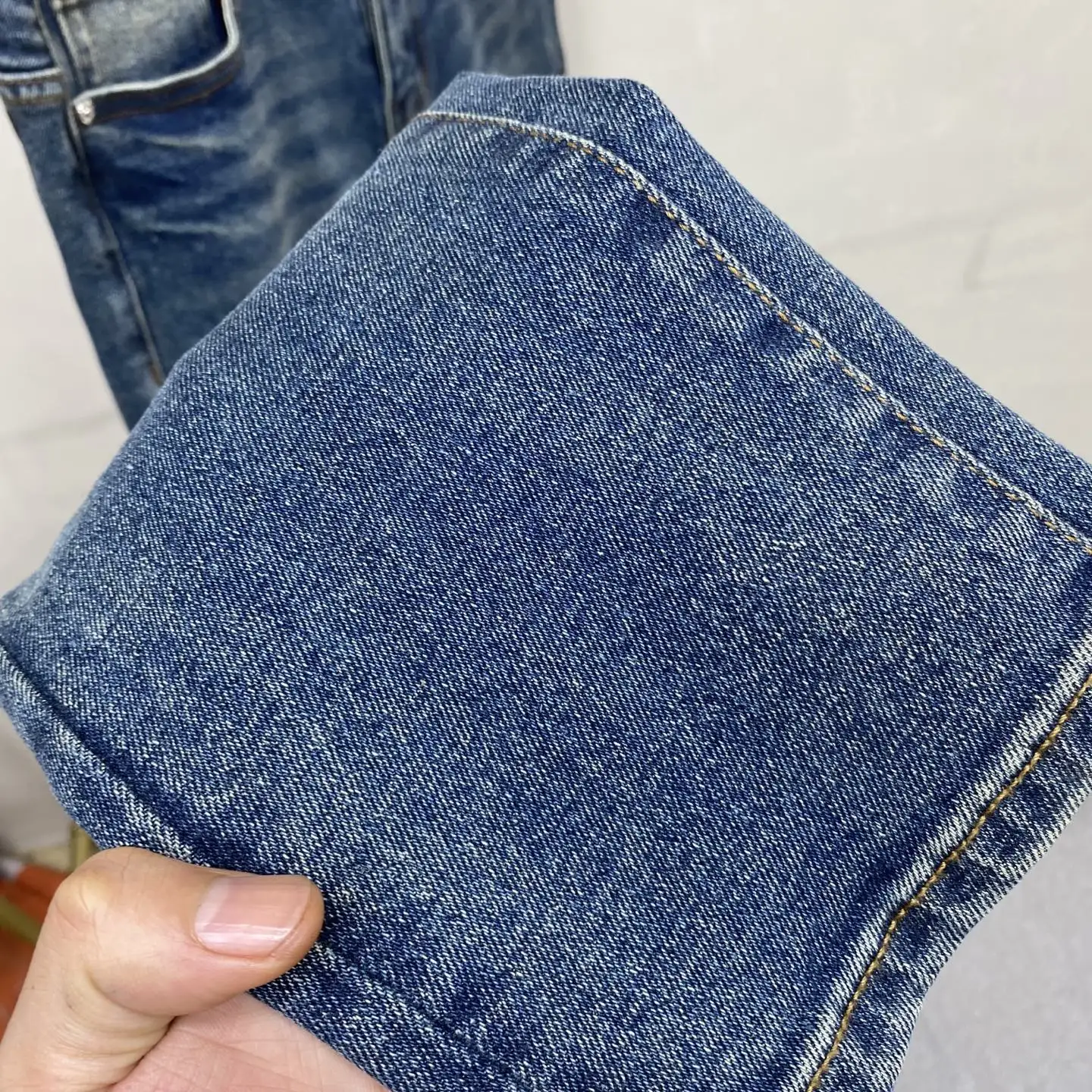 Slim-Fit Straight-Leg Washed Denim Jeans D17523889 — view 9