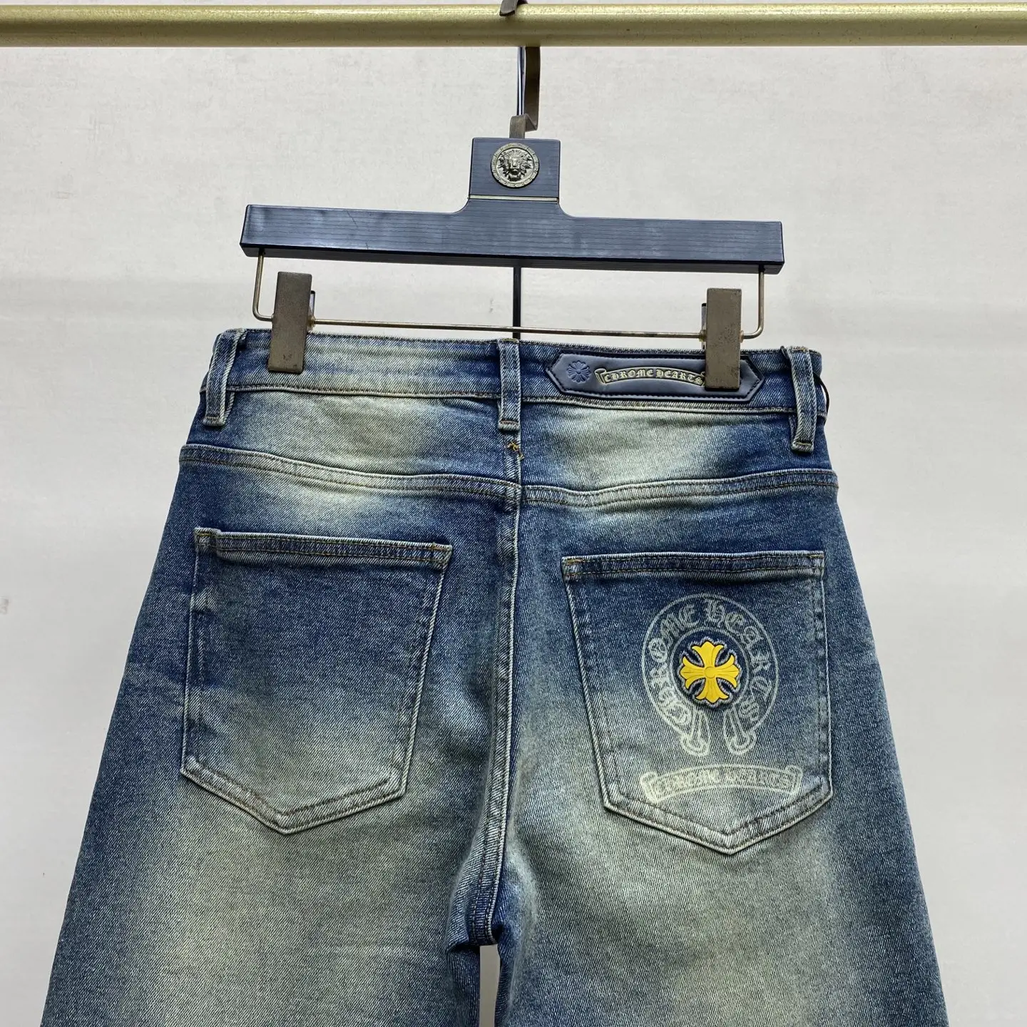 Chrome Hearts Logo Embroidered Straight-Leg Jeans D18023885 — view 5