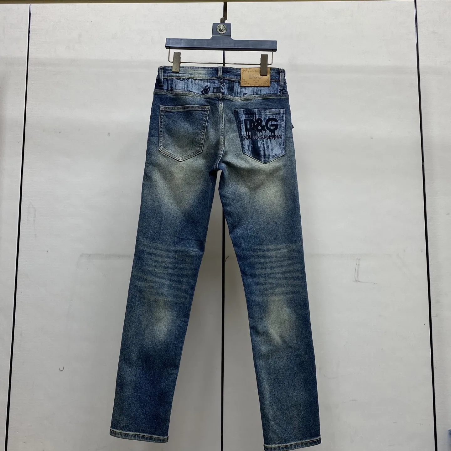 Logo-Patch Slim-Fit Straight-Leg Jeans D18023894 — view 3