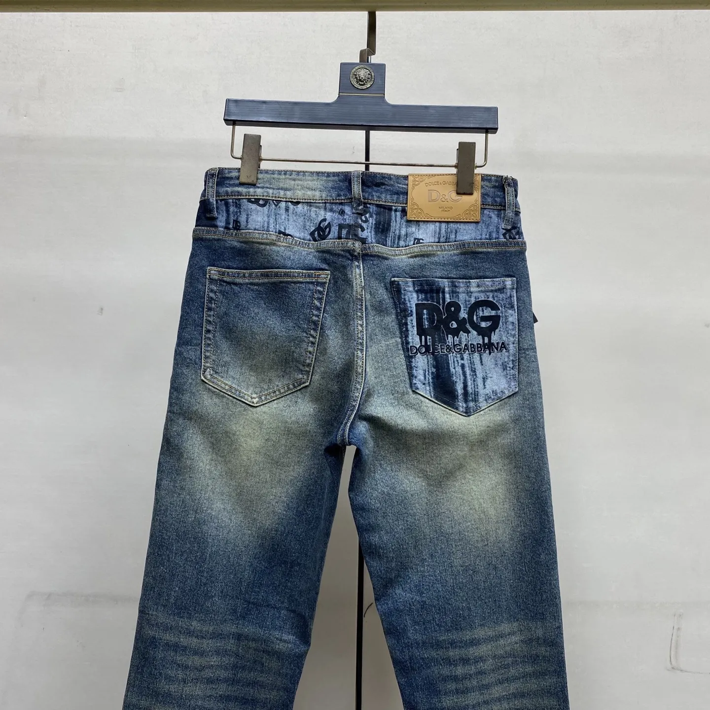 Logo-Patch Slim-Fit Straight-Leg Jeans D18023894 — view 5