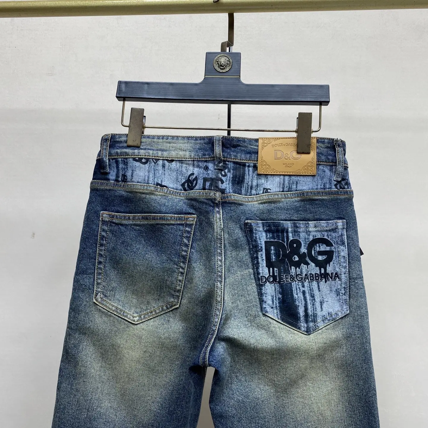Logo-Patch Slim-Fit Straight-Leg Jeans D18023894 — view 6