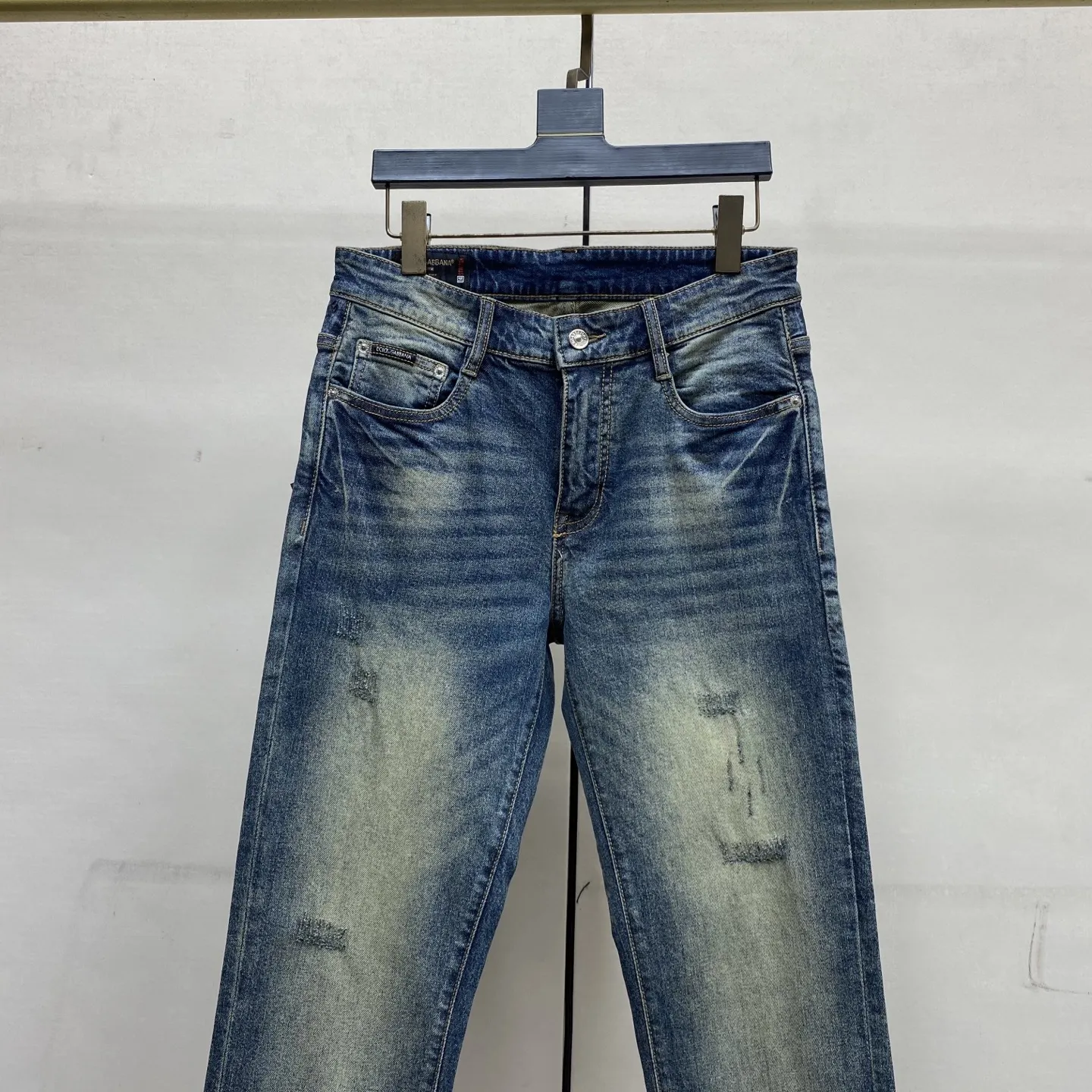 Logo-Patch Slim-Fit Straight-Leg Jeans D18023894 — view 7