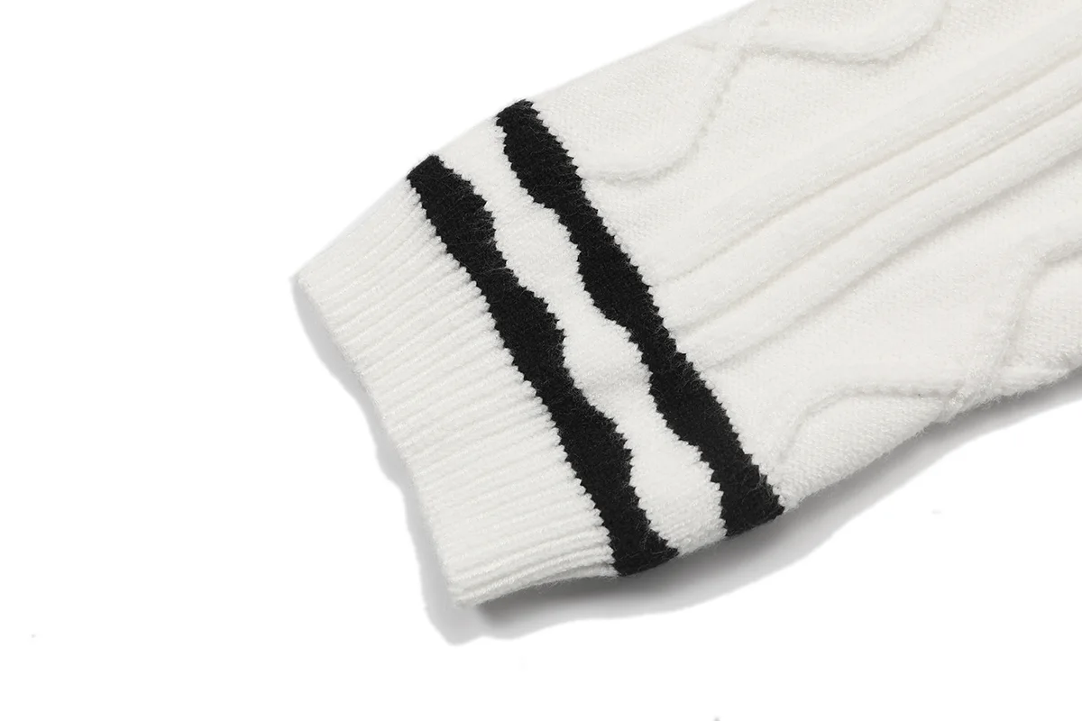 Cable-Knit V-Neck Cricket Sweater D21022907 — view 7
