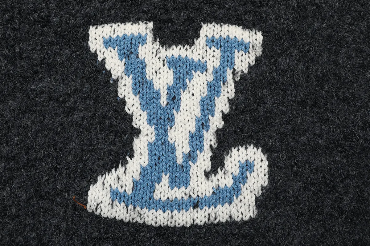 Monogram Towel Embroidery Crew-Neck Sweater D20022909 — view 5