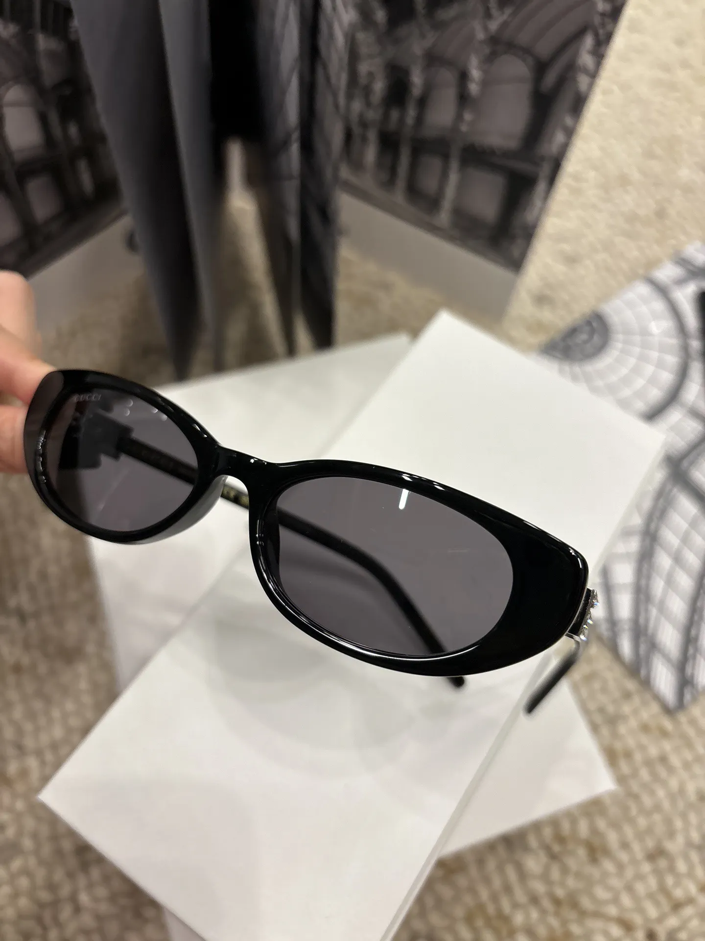 Cat-Eye Sunglasses with Diamond Temples D20017797 — view 7