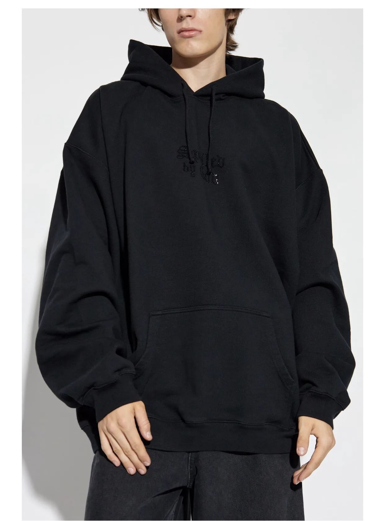 VETEMENTS Logo Embellished Oversized Hoodie D21813174 — view 3
