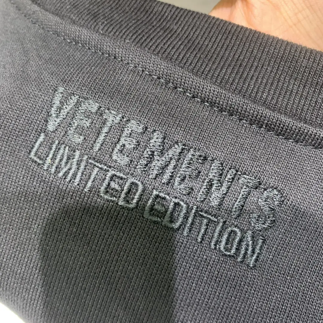 16XL Embroidered Oversized Sweatshirt D26013161 — view 7