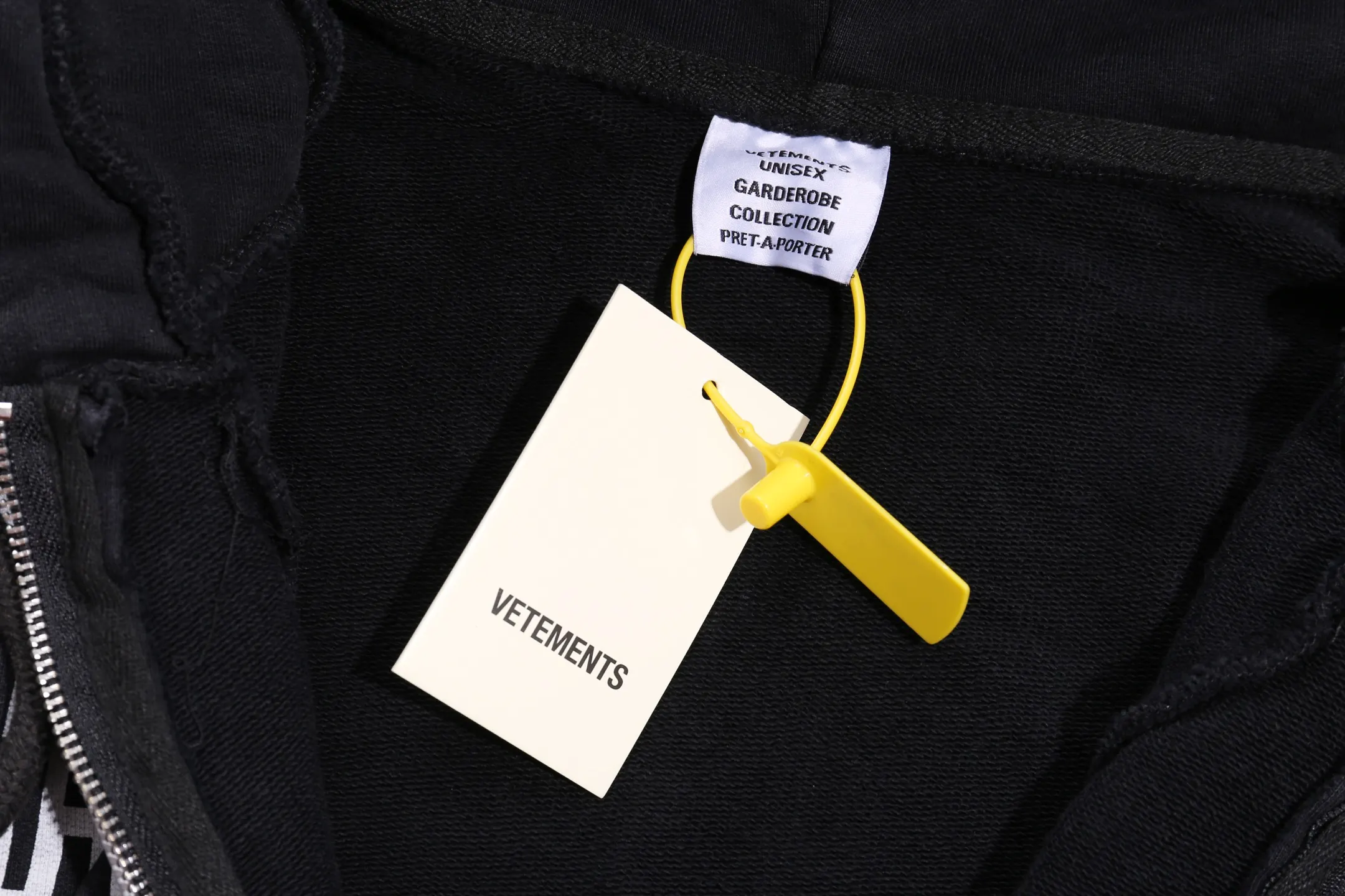 Logo-Print Panelled Washed Cotton Zip-Up Hoodie D37013155 — view 12