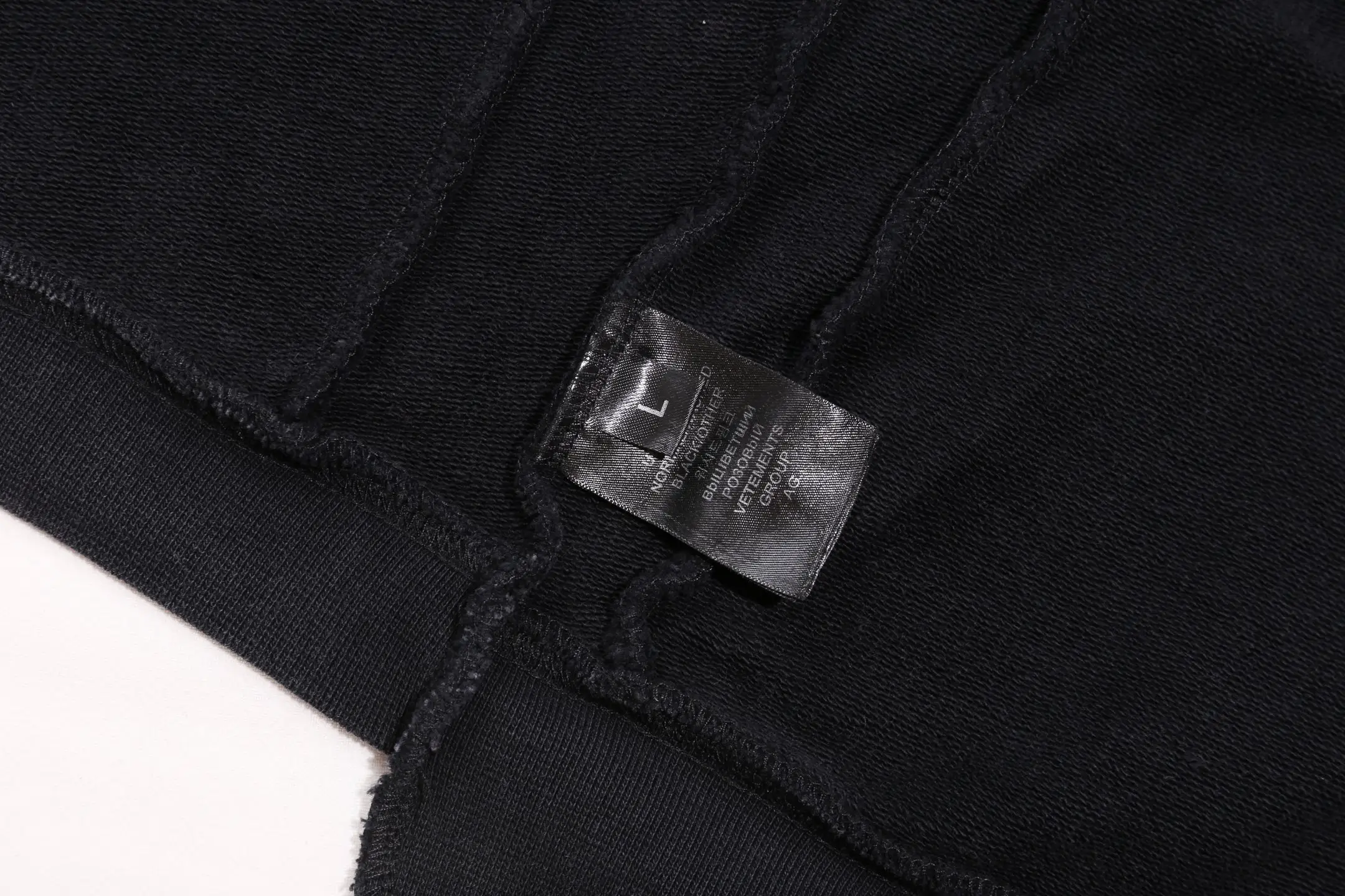 Logo-Print Panelled Washed Cotton Zip-Up Hoodie D37013155 — view 17