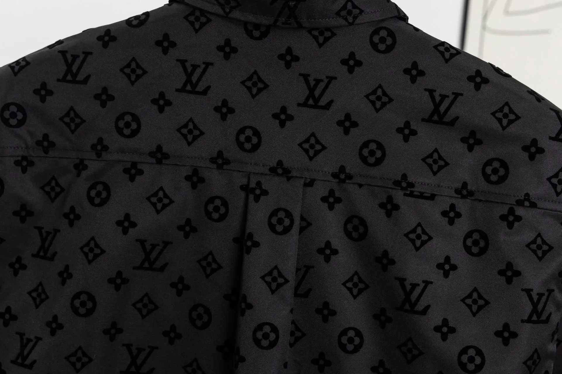 Monogram Flocked Jacquard Long-Sleeve Shirt D15521549 — view 5