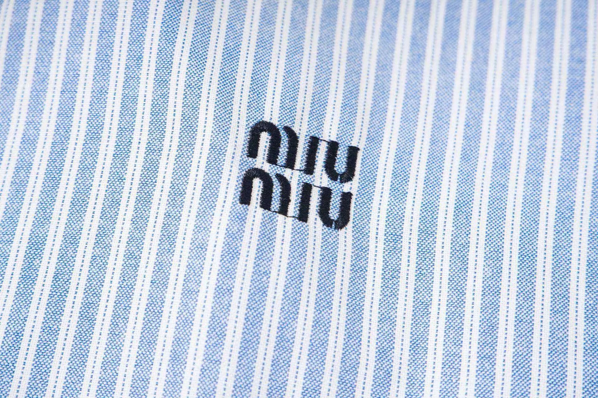 Logo-Embroidered Striped Cotton Shirt D15523023 — view 4