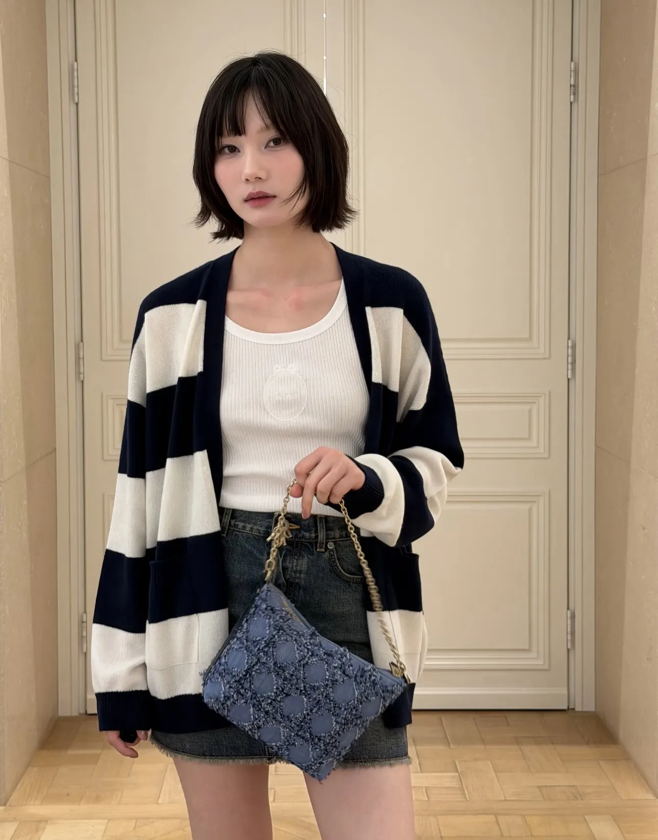 Striped V-Neck Knit Cardigan D18021532 — view 7