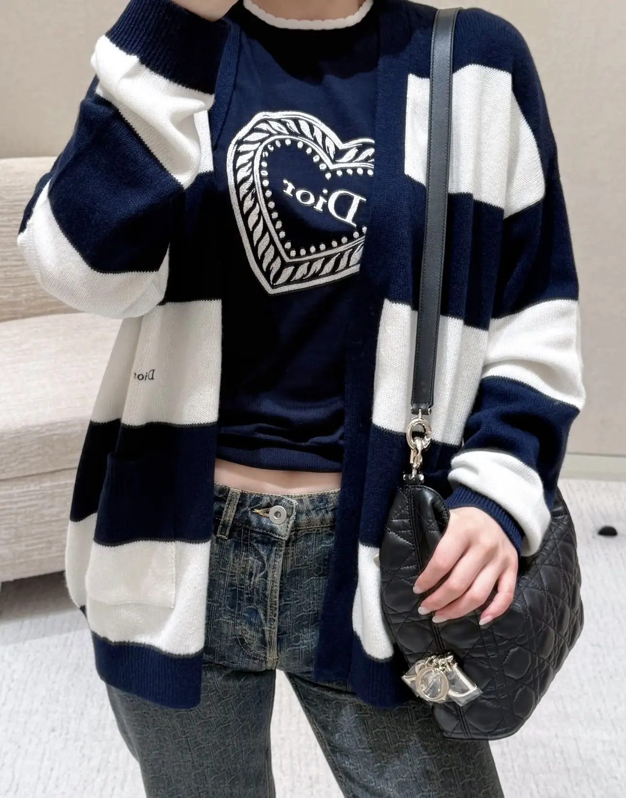 Striped V-Neck Knit Cardigan D18021532 — view 9