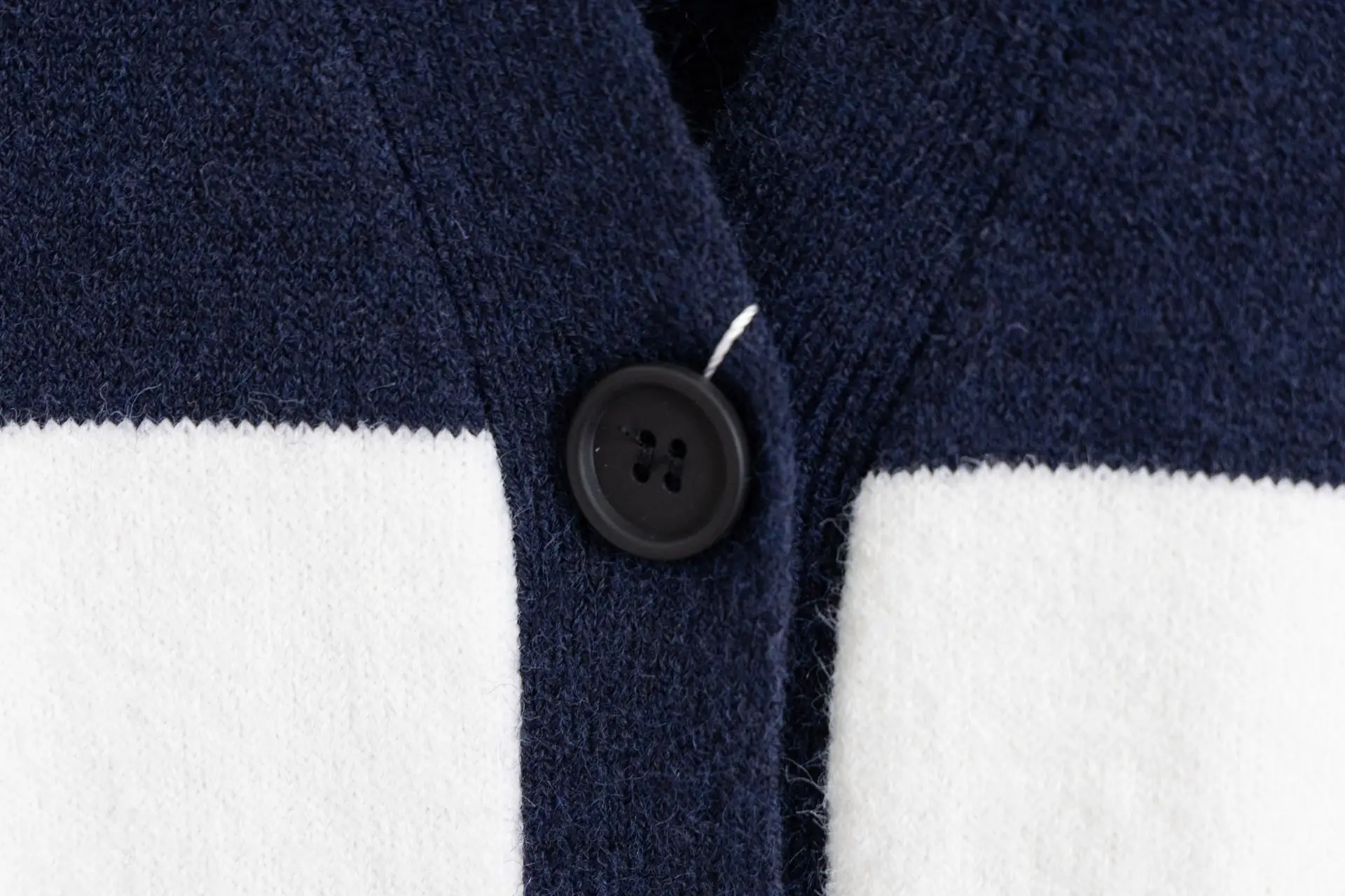 Striped V-Neck Knit Cardigan D18021533 — view 6
