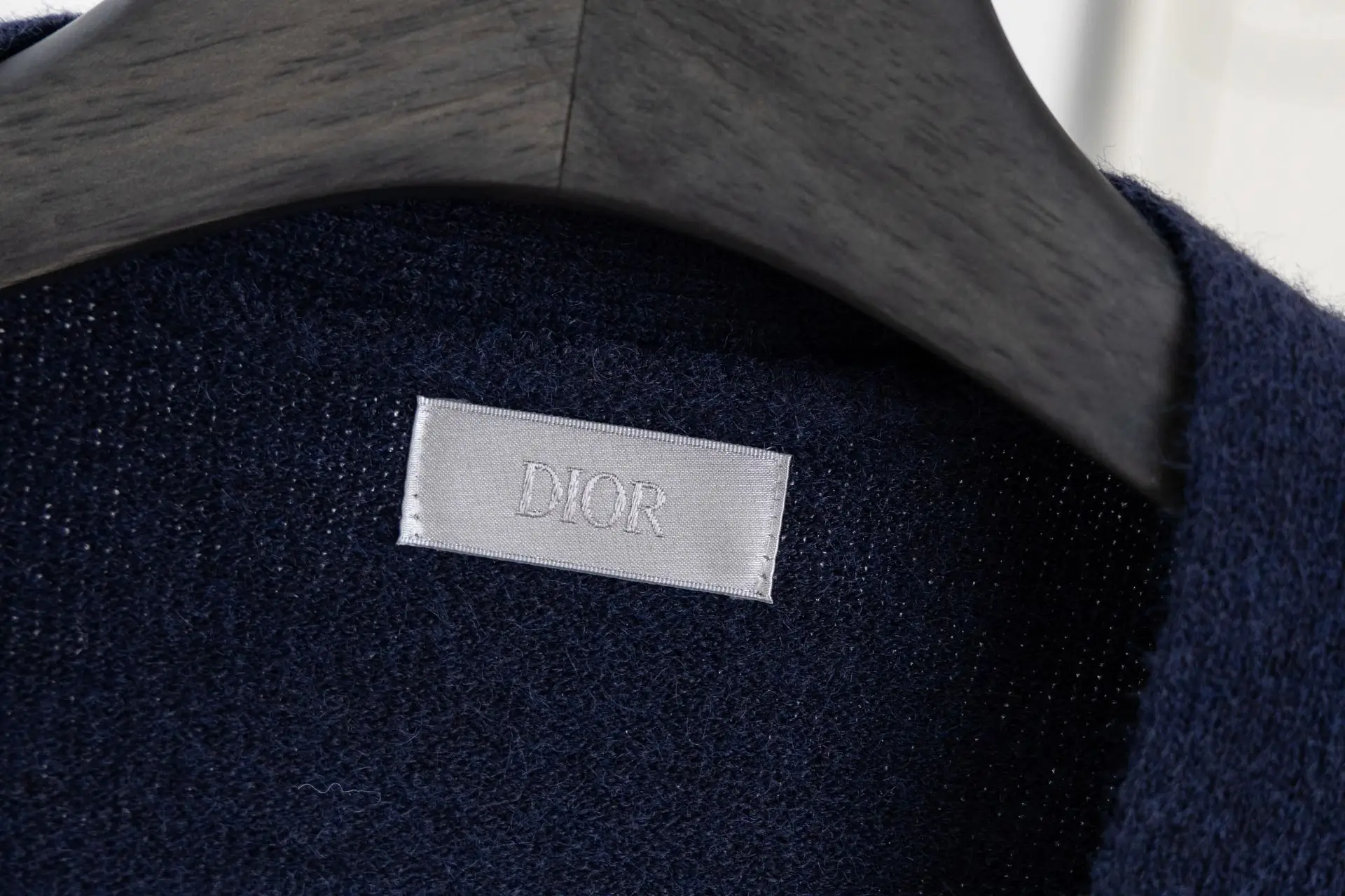 Striped V-Neck Knit Cardigan D18021533 — view 12